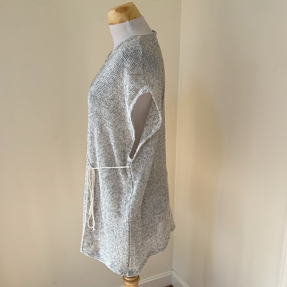 Zara small gray ecru combo knit top with tie. - Picture 3 of 9